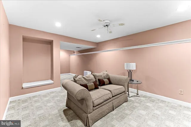 $675,000 | 211 Cullen Way, Newark, DE 19711