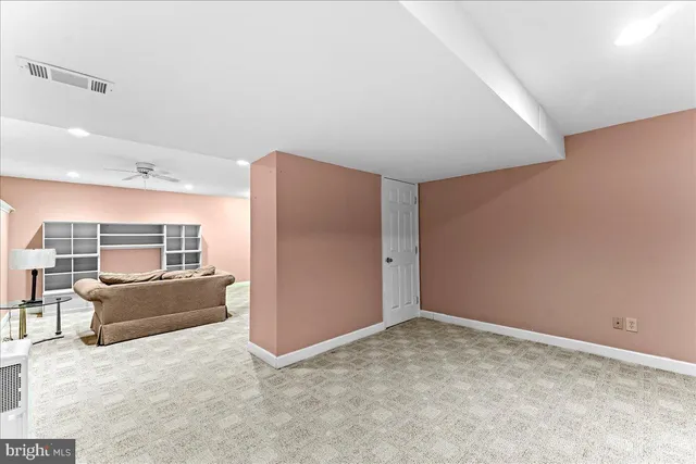 $675,000 | 211 Cullen Way, Newark, DE 19711