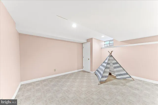 $675,000 | 211 Cullen Way, Newark, DE 19711