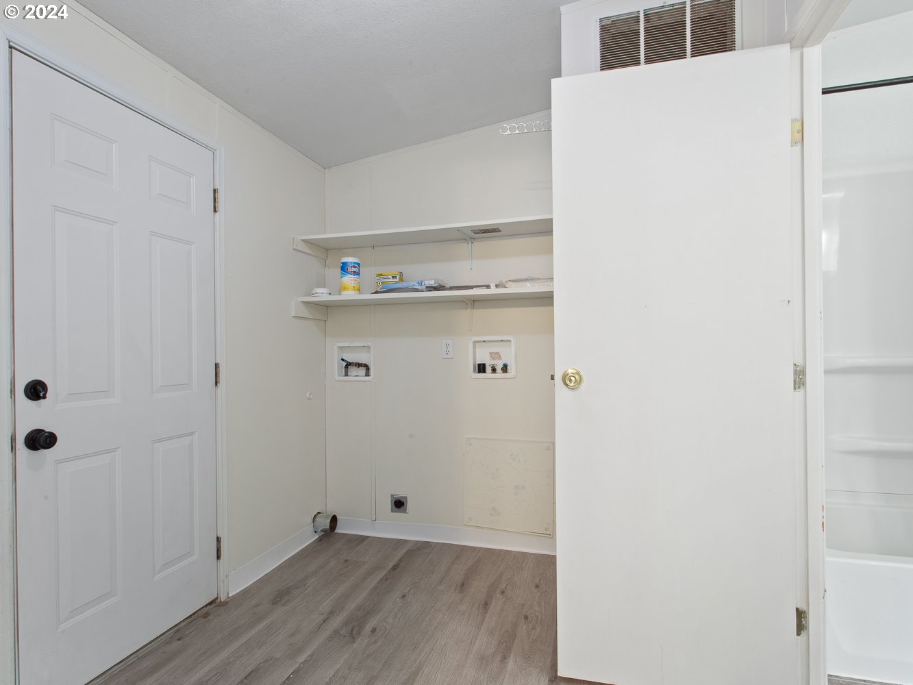 415 Northeast 194th Street, Unit 5 Ridgefield, WA 98642 - Photo 29 of 35 a view of utility room