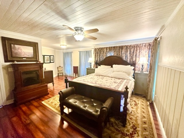 7470 Smith Chapel Road Cookeville, TN 38501 - Photo 16 of 70 a living room with furniture and a fireplace