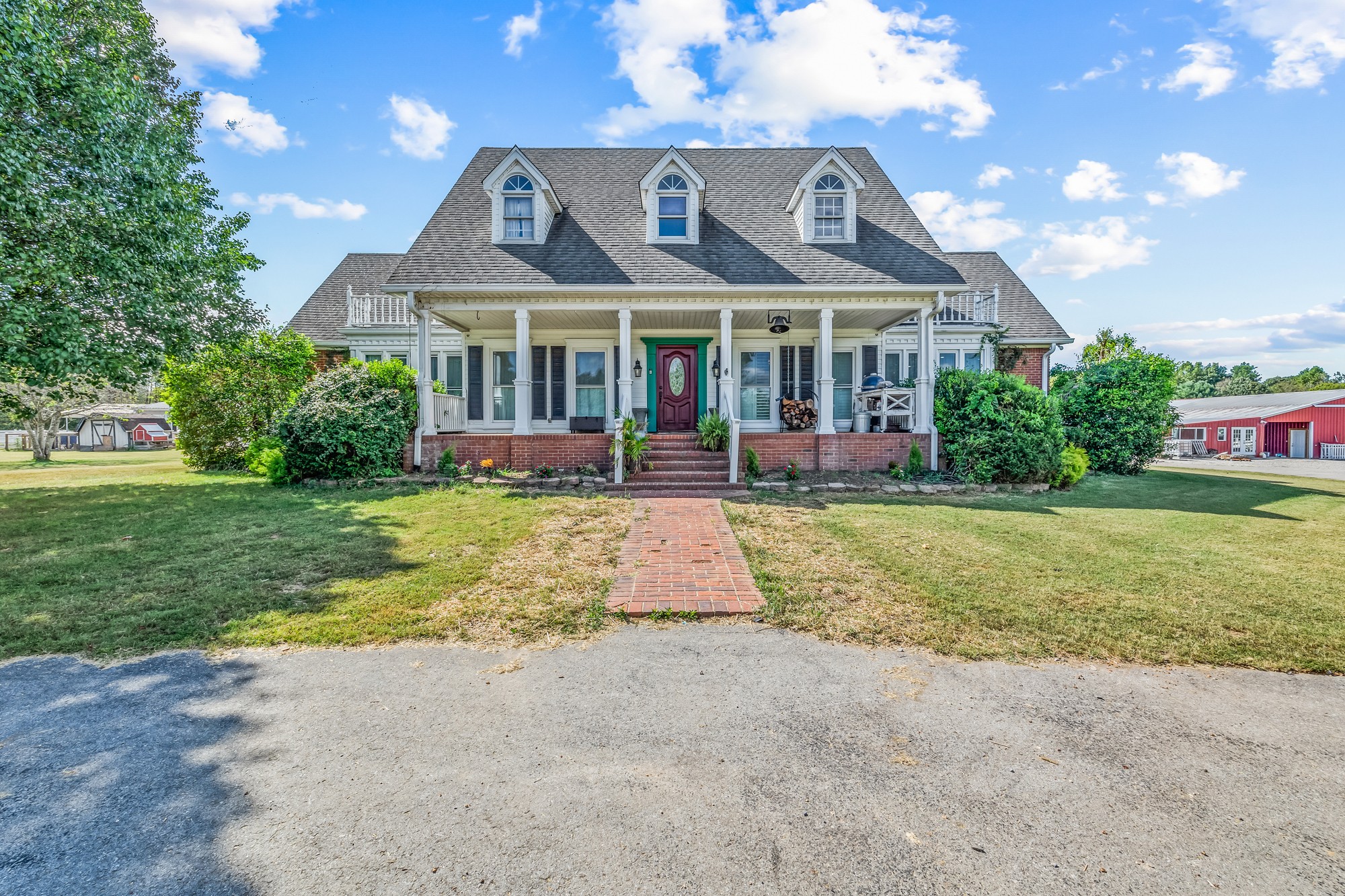 7470 Smith Chapel Road Cookeville, TN 38501 - Photo 2 of 70 a front view of house with yard