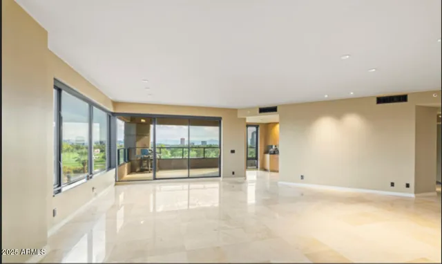 $875,000 | 1040 East Osborn Road, Unit 501, Phoenix, AZ 85014