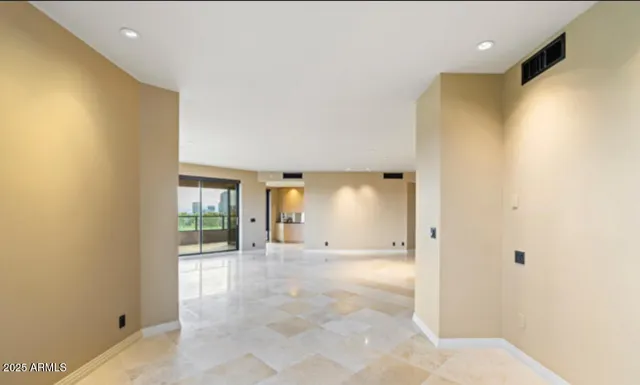 $875,000 | 1040 East Osborn Road, Unit 501, Phoenix, AZ 85014