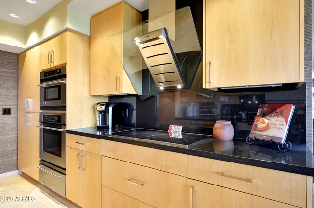 $875,000 | 1040 East Osborn Road, Unit 501, Phoenix, AZ 85014