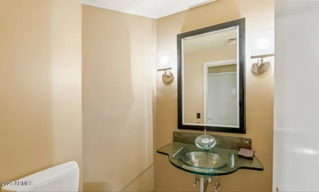 $875,000 | 1040 East Osborn Road, Unit 501, Phoenix, AZ 85014