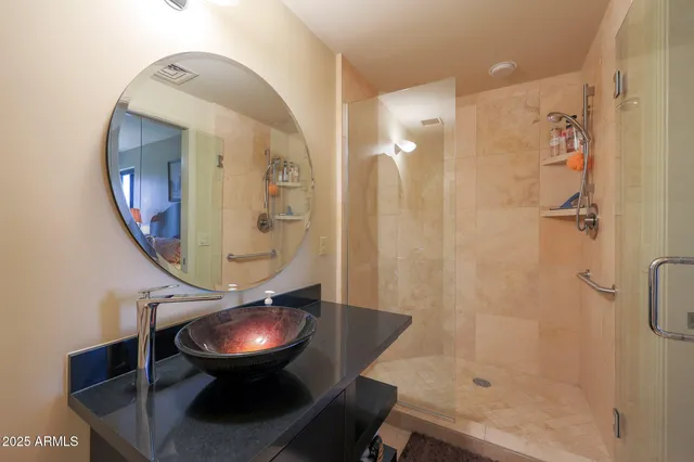 $875,000 | 1040 East Osborn Road, Unit 501, Phoenix, AZ 85014