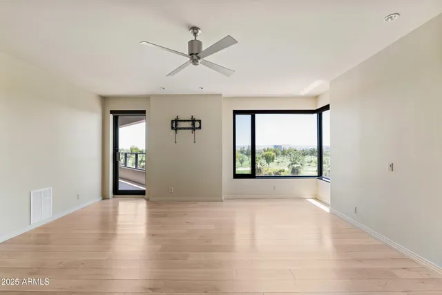 $875,000 | 1040 East Osborn Road, Unit 501, Phoenix, AZ 85014