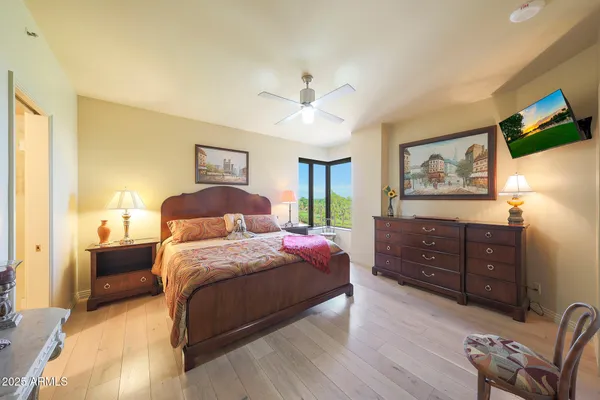 $849,000 | 1040 East Osborn Road, Unit 501, Phoenix, AZ 85014