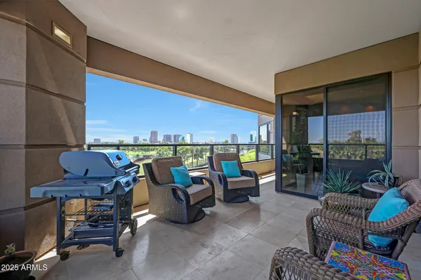 $849,000 | 1040 East Osborn Road, Unit 501, Phoenix, AZ 85014