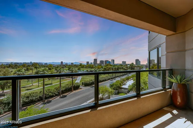 $875,000 | 1040 East Osborn Road, Unit 501, Phoenix, AZ 85014
