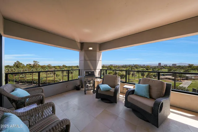 $875,000 | 1040 East Osborn Road, Unit 501, Phoenix, AZ 85014