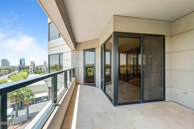 $875,000 | 1040 East Osborn Road, Unit 501, Phoenix, AZ 85014