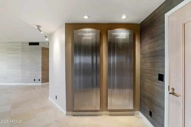 $875,000 | 1040 East Osborn Road, Unit 501, Phoenix, AZ 85014