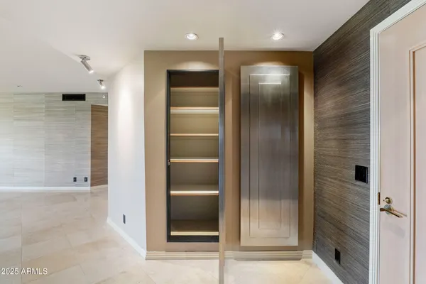 $849,000 | 1040 East Osborn Road, Unit 501, Phoenix, AZ 85014
