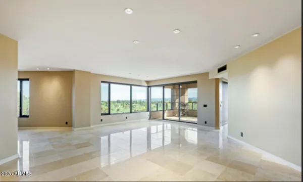 $849,000 | 1040 East Osborn Road, Unit 501, Phoenix, AZ 85014