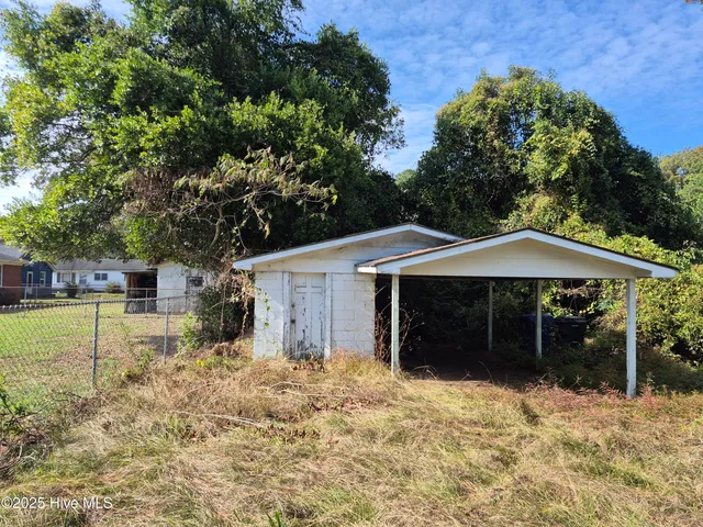 $75,000 | 106 North Secrest Street, Kinston, NC 28501