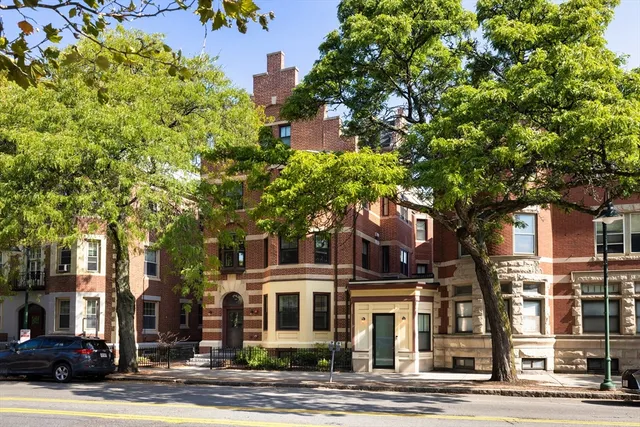 $1,598,000 | 373 Harvard Street, Unit 1, Brookline, MA 02446