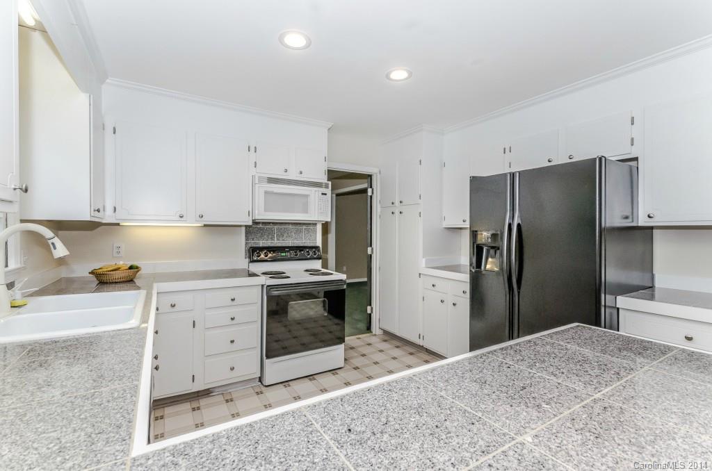 3532 Chevington Road Charlotte, NC 28226 - Photo 8 of 24 Gallery Image 8
