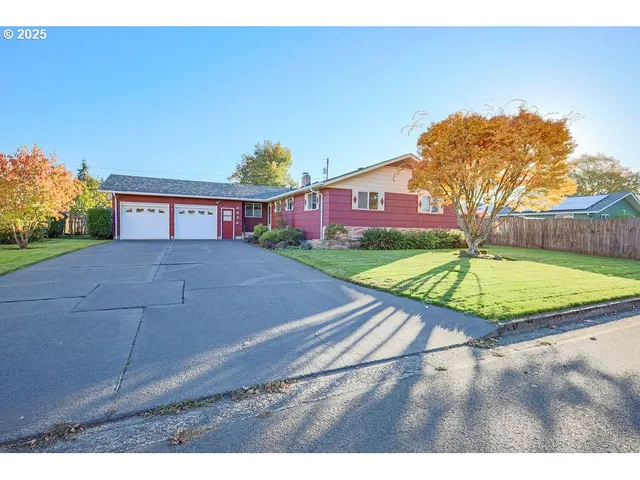 $400,000 | 4494 Cascade Drive, Eugene, OR 97402
