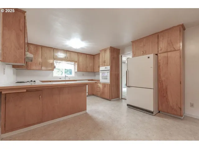 $400,000 | 4494 Cascade Drive, Eugene, OR 97402