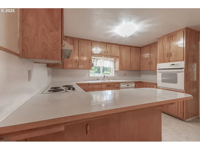 $400,000 | 4494 Cascade Drive, Eugene, OR 97402