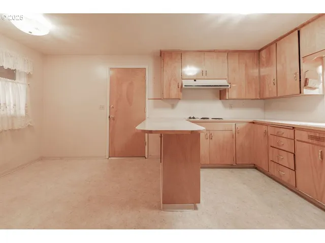 $400,000 | 4494 Cascade Drive, Eugene, OR 97402