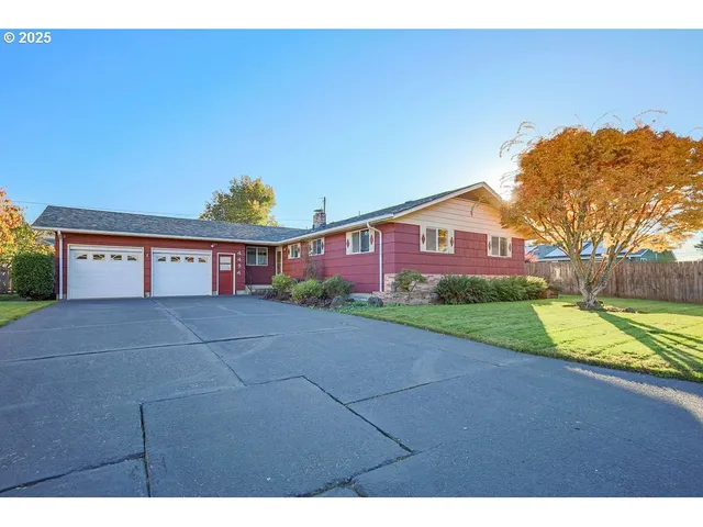 $400,000 | 4494 Cascade Drive, Eugene, OR 97402