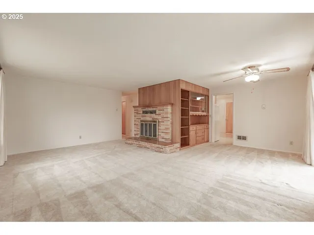 $400,000 | 4494 Cascade Drive, Eugene, OR 97402