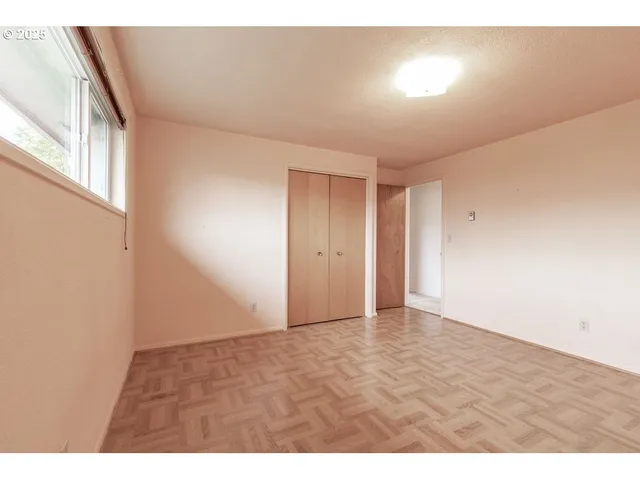 $400,000 | 4494 Cascade Drive, Eugene, OR 97402