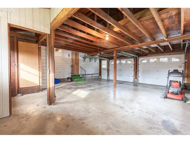 $400,000 | 4494 Cascade Drive, Eugene, OR 97402