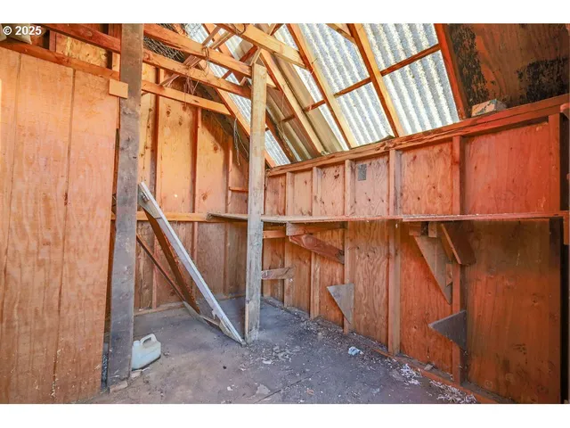 $400,000 | 4494 Cascade Drive, Eugene, OR 97402