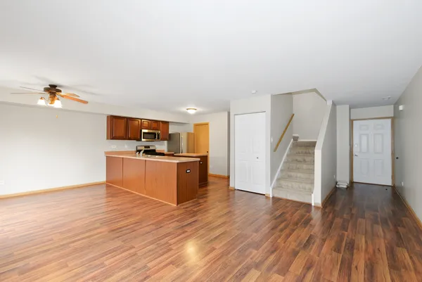 $2,500 | 25273 Faraday Road, Manhattan, IL 60442
