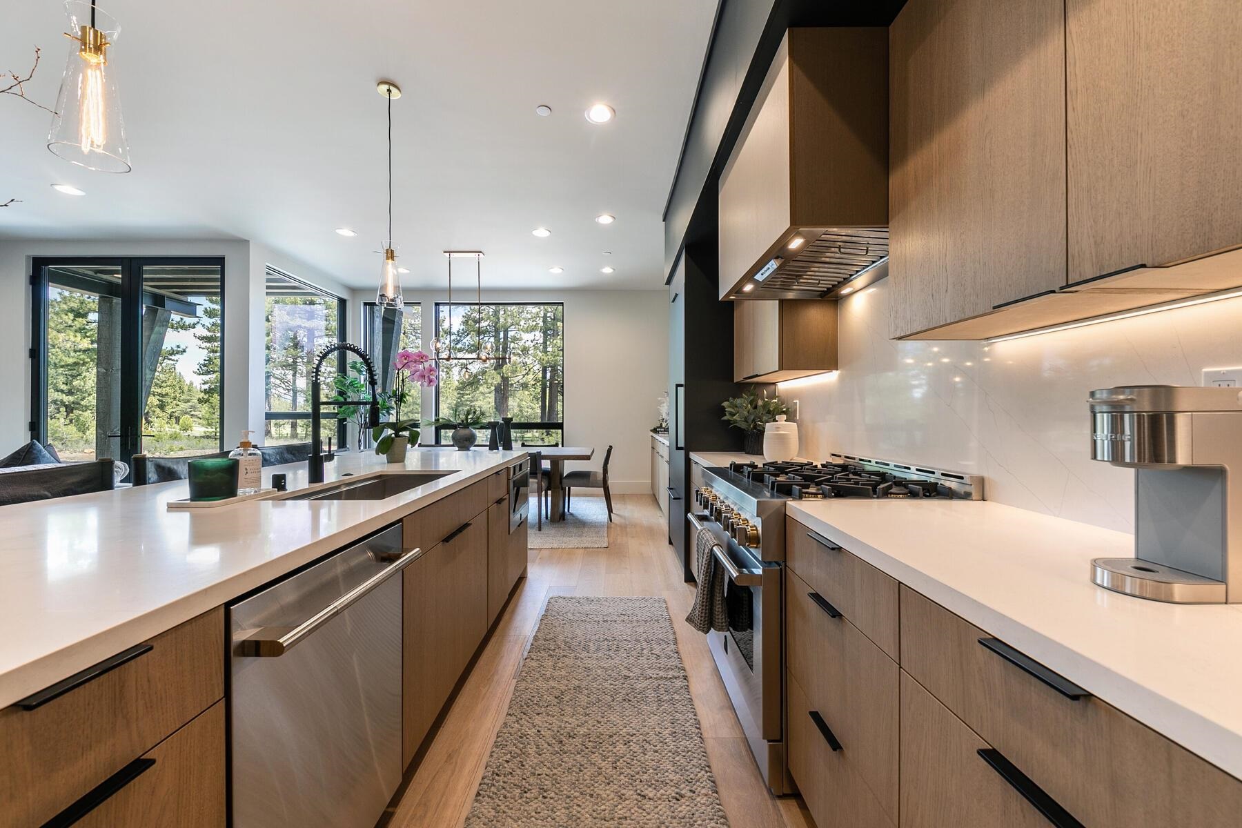 10117 Jakes Way Truckee, CA 96161 - Photo 12 of 26