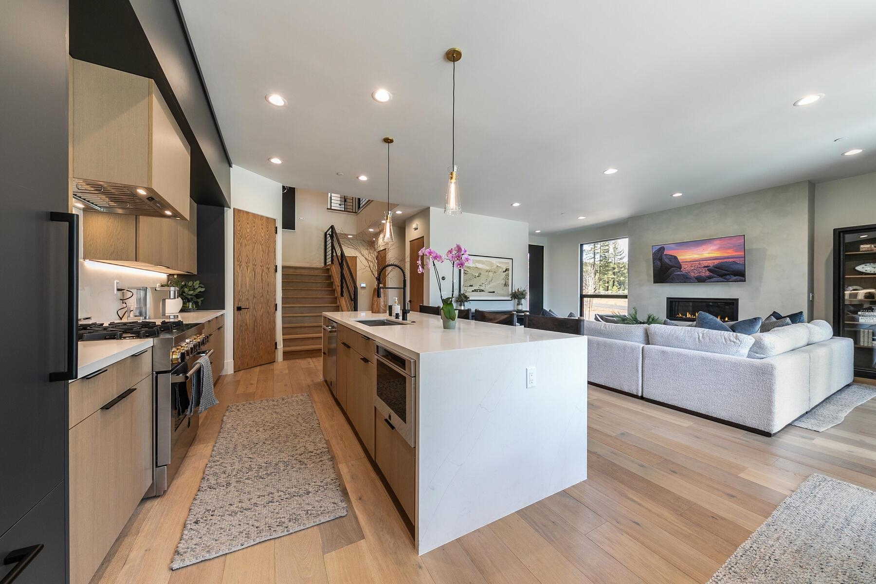 10117 Jakes Way Truckee, CA 96161 - Photo 13 of 26