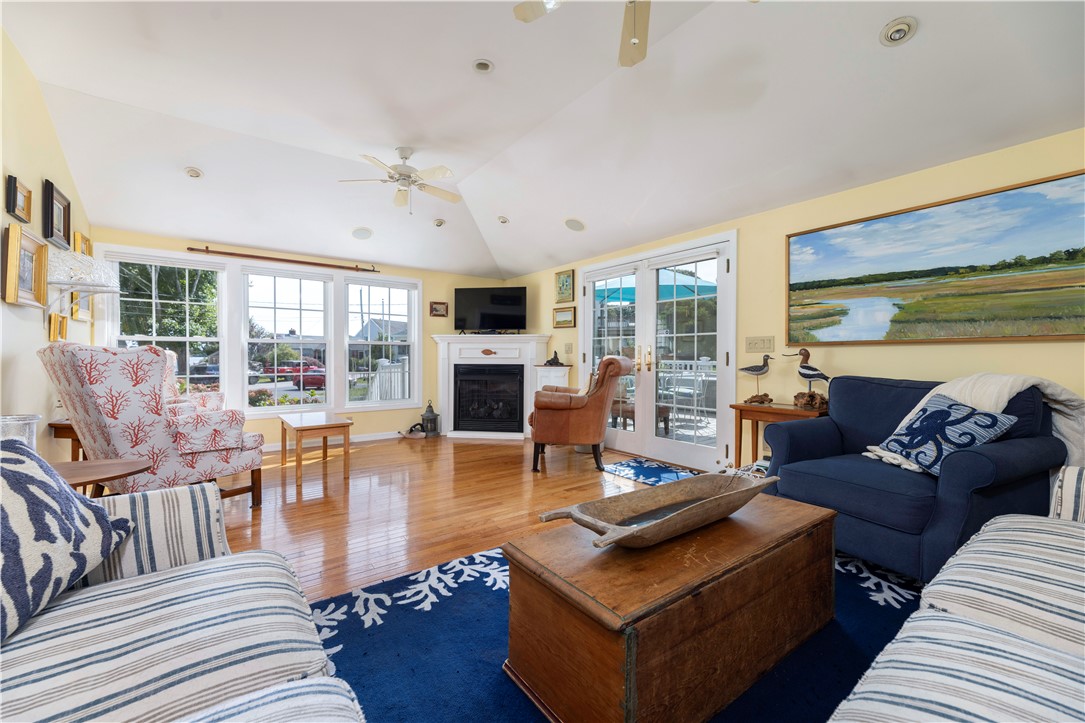 51 Flintstone Road Narragansett, RI 02882 - Photo 12 of 49
