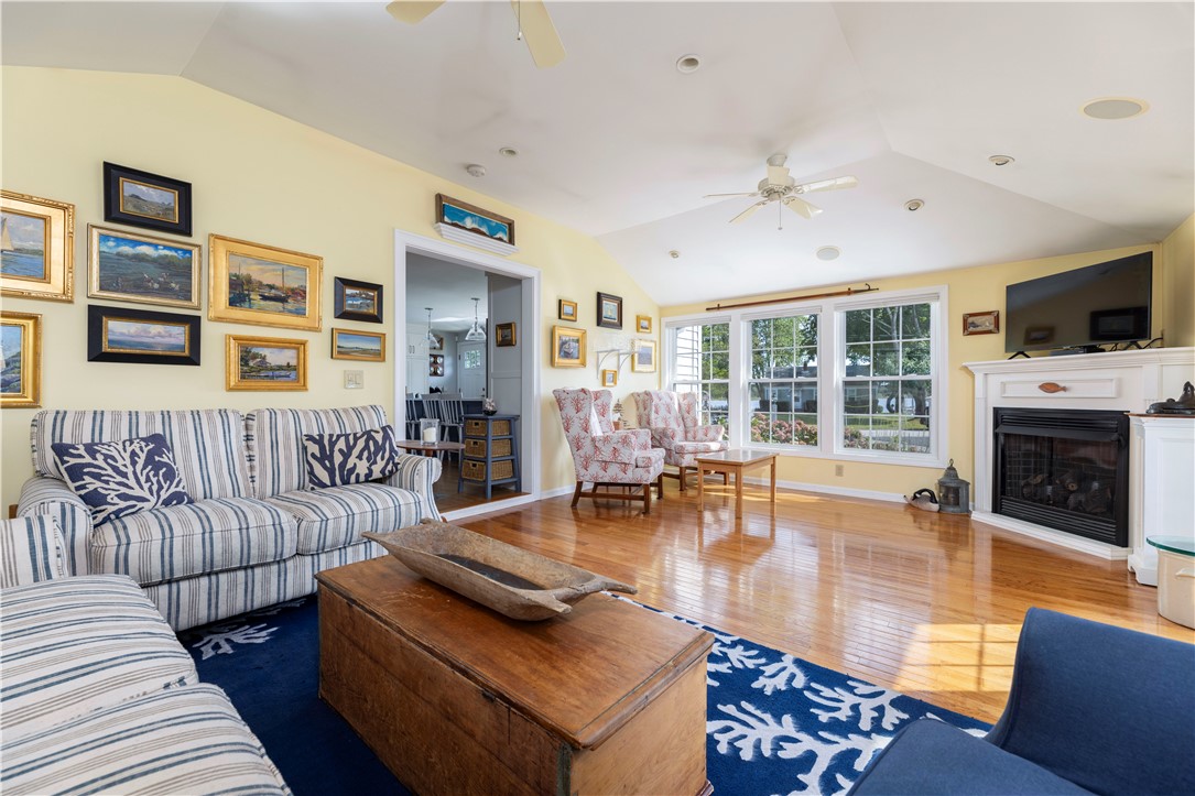 51 Flintstone Road Narragansett, RI 02882 - Photo 13 of 49