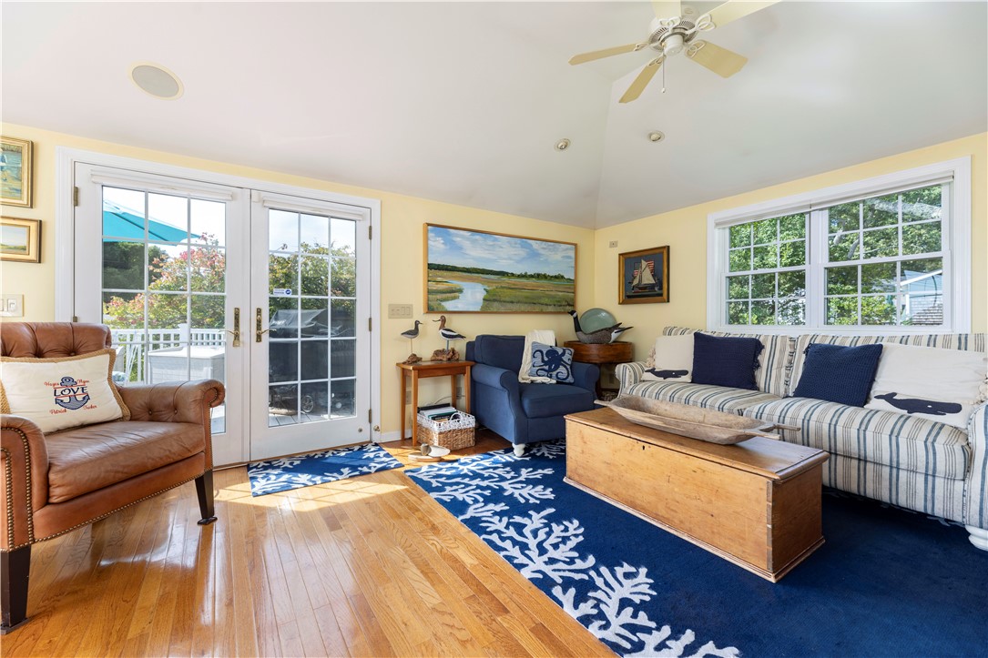 51 Flintstone Road Narragansett, RI 02882 - Photo 14 of 49