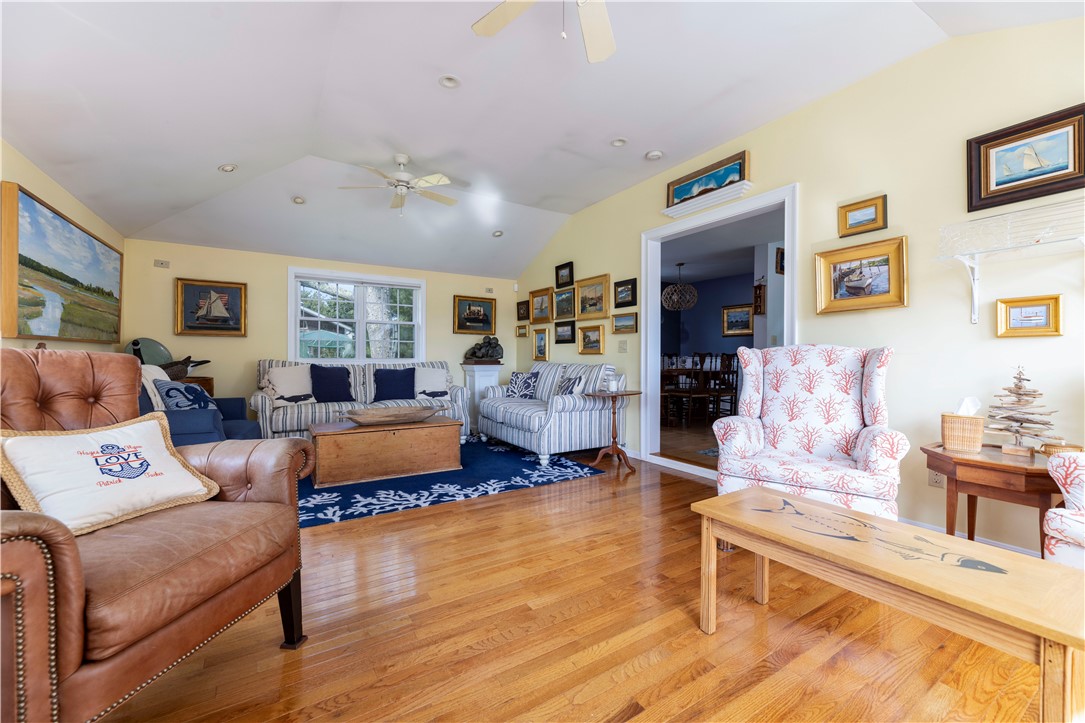 51 Flintstone Road Narragansett, RI 02882 - Photo 19 of 49