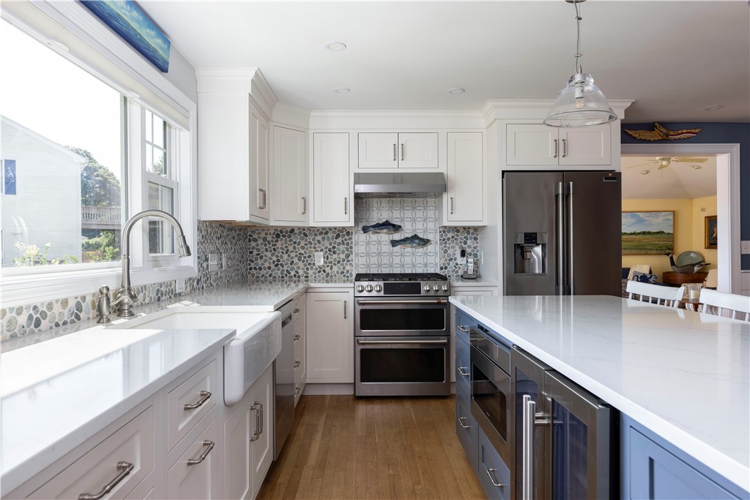 51 Flintstone Road Narragansett, RI 02882 - Photo 5 of 49