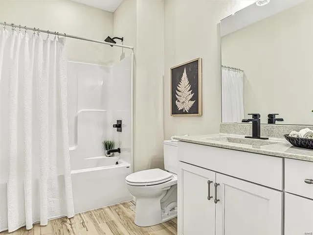 $450,990 | 4132 Tbb Summer Oak Road, Smithton, IL 62285