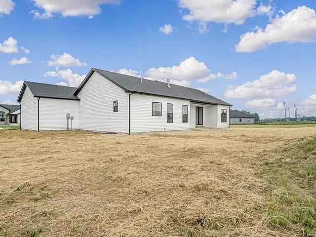 $450,990 | 4132 Tbb Summer Oak Road, Smithton, IL 62285