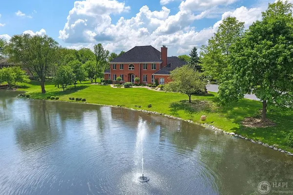 $1,575,000 | 4 Windsor Court, South Barrington, IL 60010