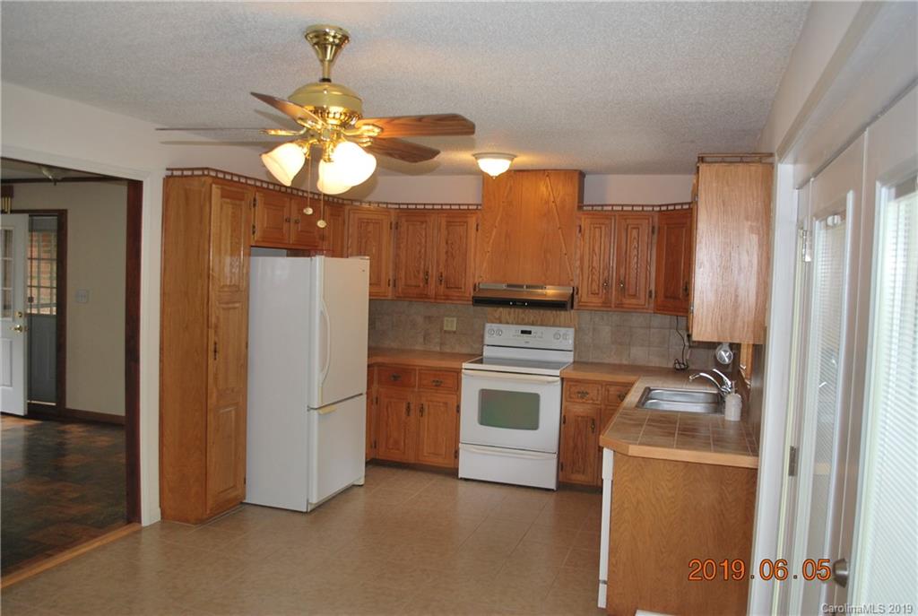 2425 Zion Hill Road Marion, NC 28752 - Photo 8 of 45 Gallery Image 8