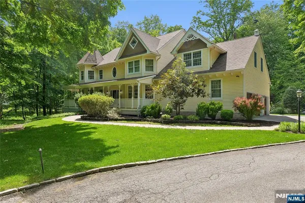 $1,925,000 | 519 East Saddle River Road, Upper Saddle River, NJ 07458