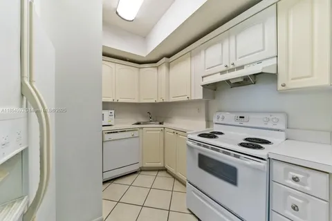 $1,999 | 3500 Coral Way, Unit 1006, Miami, FL 33145