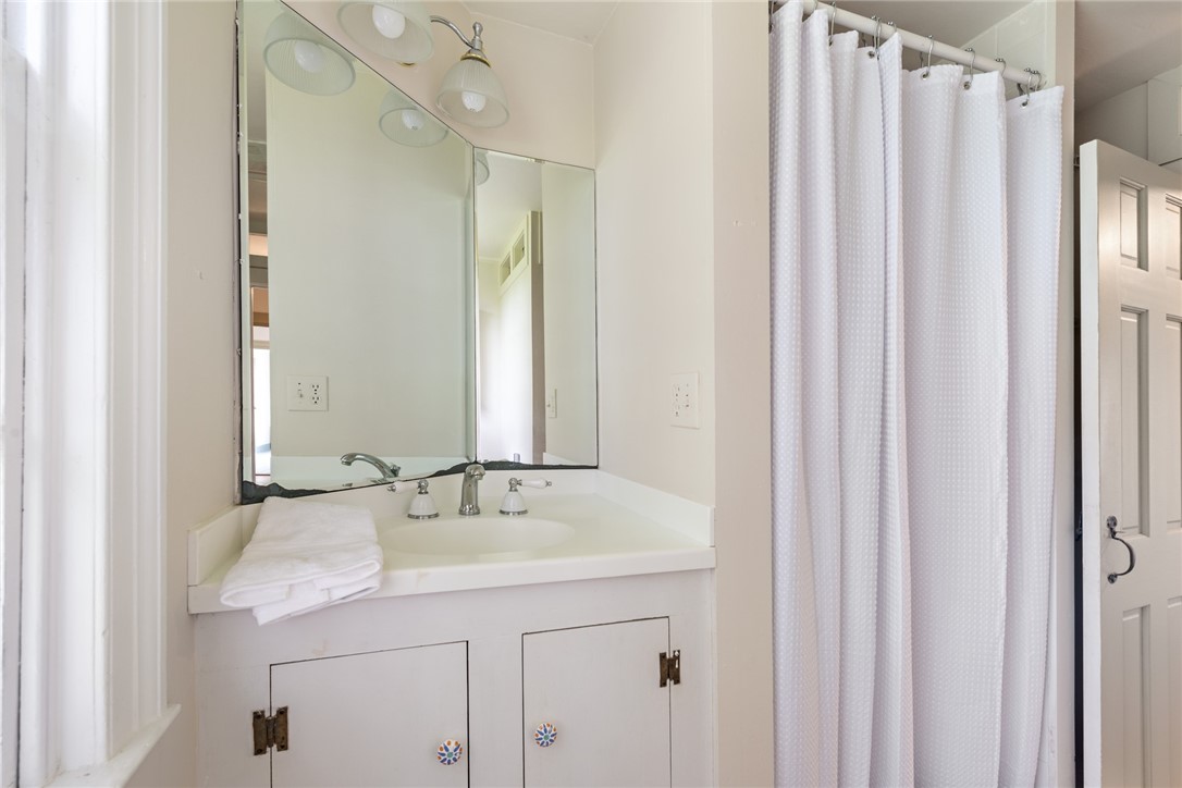 958 Puncatest Neck Road Tiverton, RI 02878 - Photo 25 of 50