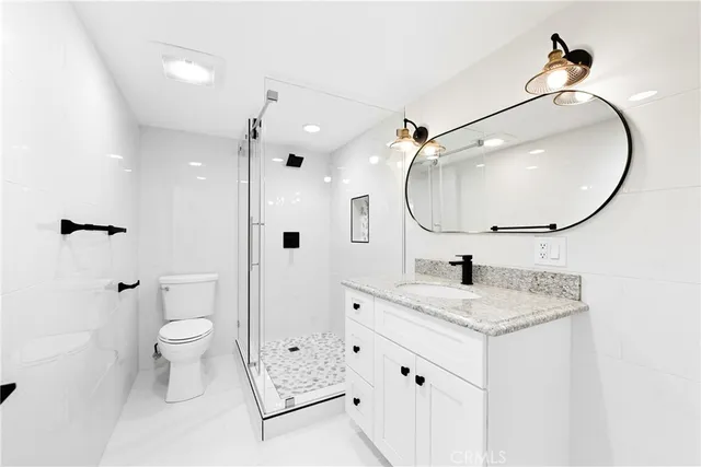 $5,800 | 2704 184th Street, Redondo Beach, CA 90278