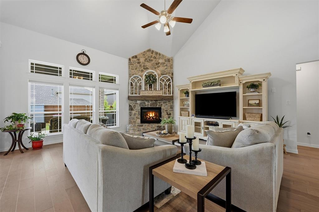 809 Violet Way Celina, TX 75009 - Photo 7 of 38 Living Room