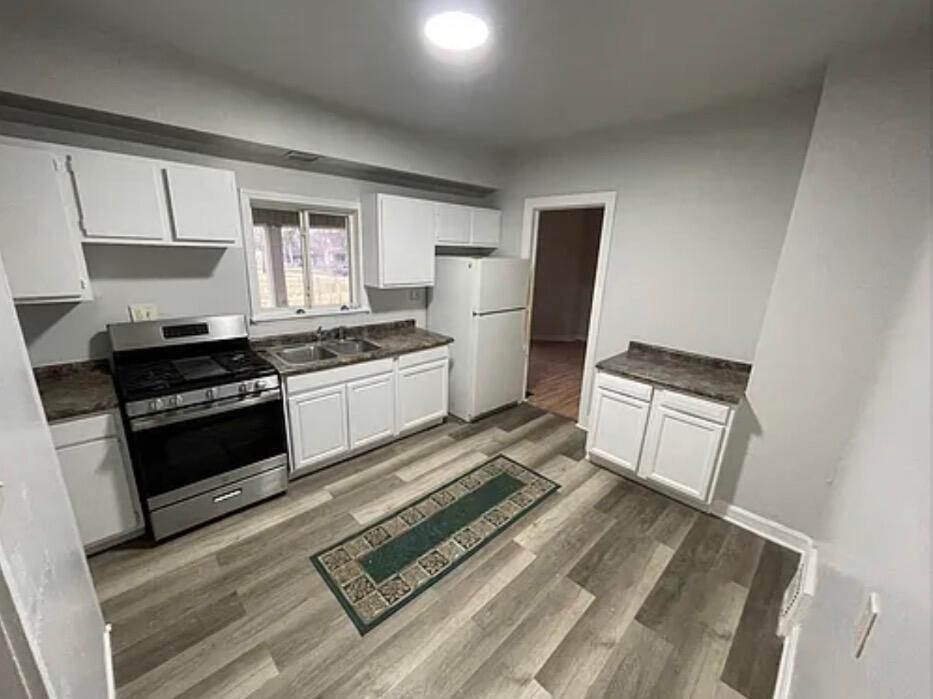 1013 Maple Avenue Jackson, MI 49203 - Photo 2 of 13 IMG_2933